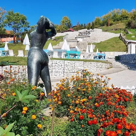 Alma * Kalesija